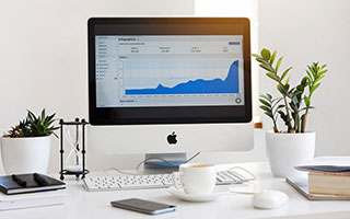 王俊凯被曝与经纪人不正当关系曝光，亲密照成焦点，更多黑料揭露