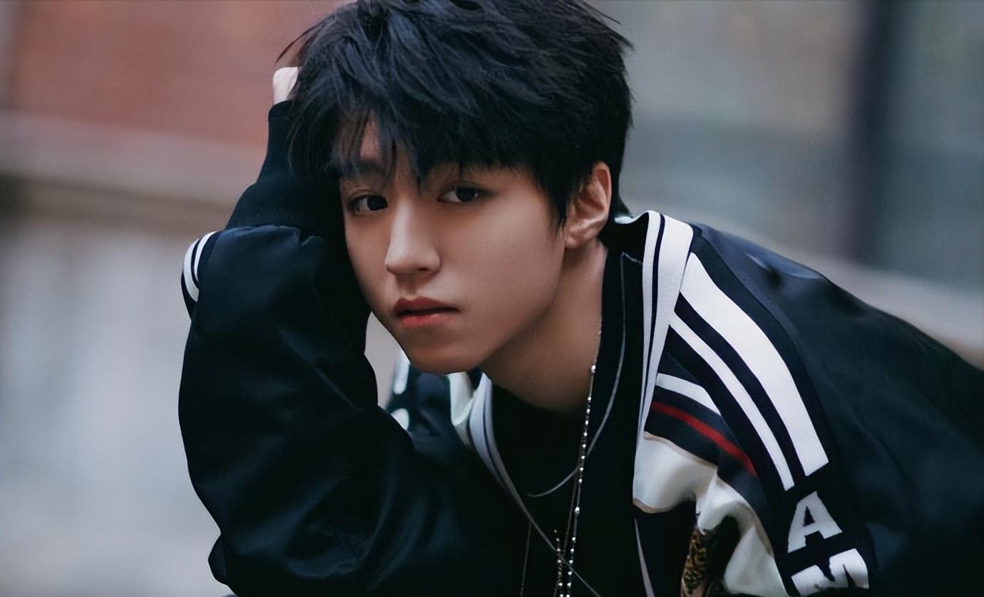 王俊凯早年经历_杨幂王俊凯绯闻_天涯黑料明星王俊凯,