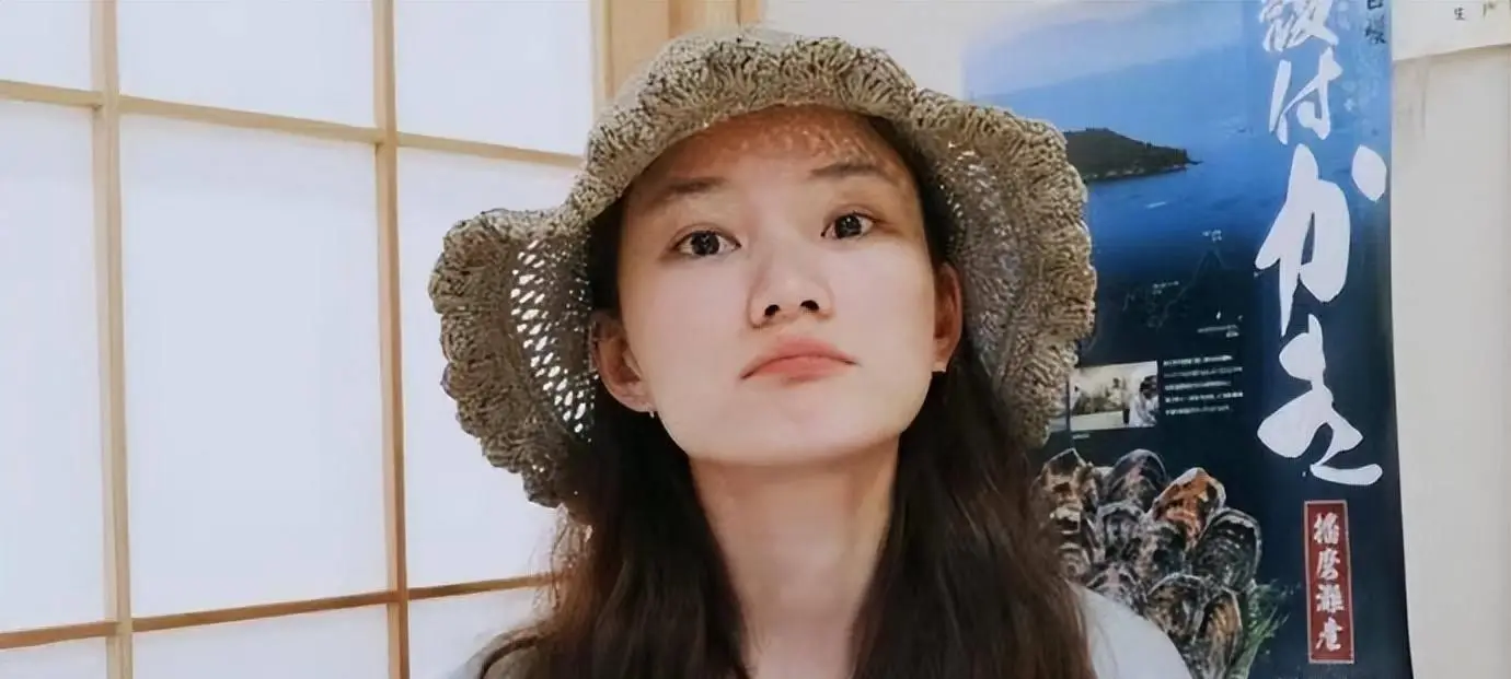 馨子 红苹果乐园 演员转型直播_女明星馨子